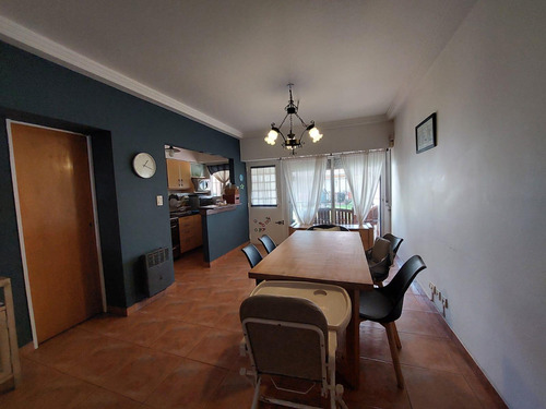 Venta Triplex ,5 Amb., Jardín, Cochera. Barrio Malvinas, Boulogne, San Isidro, Gba Norte
