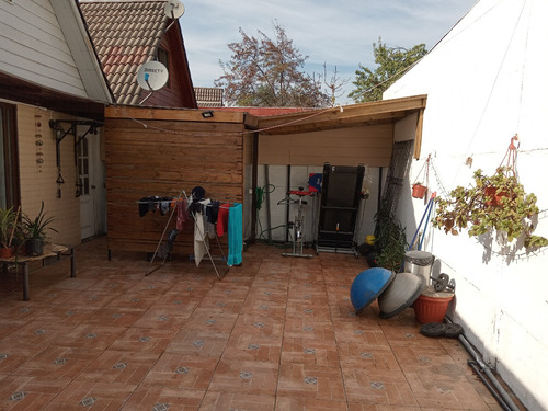 Cómoda Casa Con Amplia Cocina 3d/2b