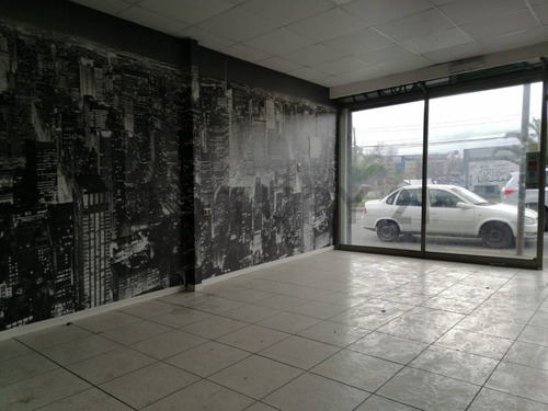 Arriendo Local Comercial Paicavi, Frente U San Sebastián
