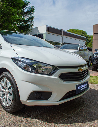Imagen 12 de 18 de Chevrolet Onix 1.4 Lt