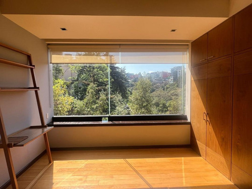 Bosque De Las Lomas, Espacioso Departamento Remodelado De 330m2, Vista Arbolada, Sala-comedor, Bar, Baño De Visitas, Sala De T.v. 3 Amplias Recamaras Con Baño Cada Una, Vestidores, Cocina Equipada, Ár
