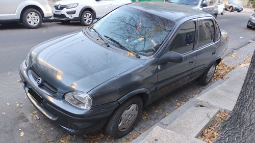 Chevrolet Corsa Classic 1.6 Gl Aa Dh 4P