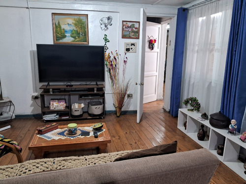 Venta Casa En Gran Terreno Ubicada En Macul. $280.000.000.-