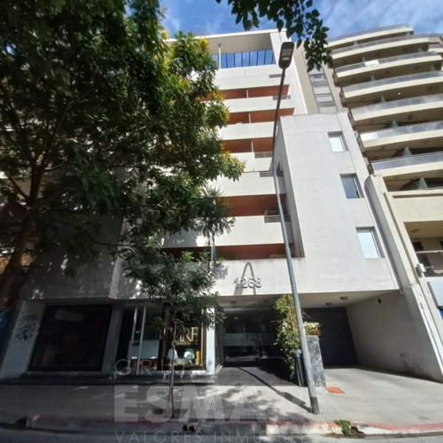 Alquiler Departamento De Tres Dormitorios, Dos Baños Y Con Cochera En Nueva Cordoba.