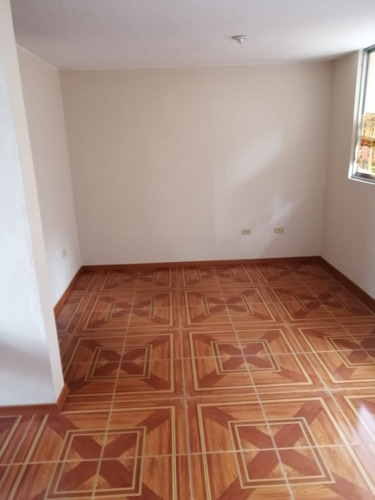 Imagen 7 de 13 de Casa 3 Pisos En Conjunto