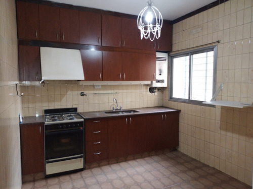 Venta Casa Valentín Alsina Con Cochera
