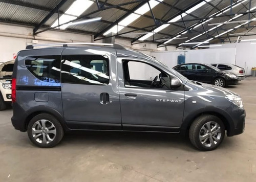 Imagen 13 de 15 de Renault Kangoo Stepway 1.5 Dci Oferta Patentado