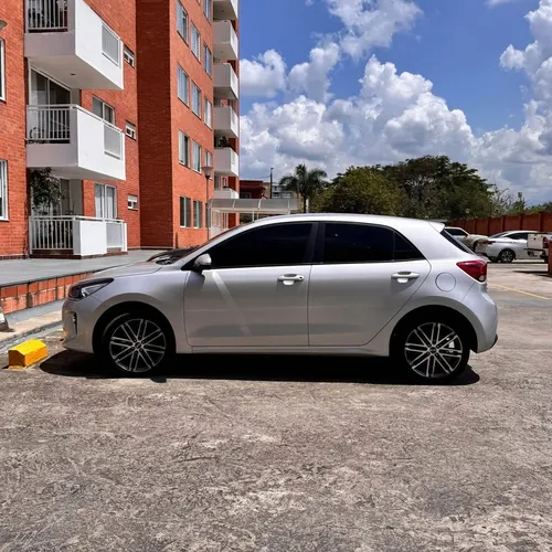 Kia Rio 1.4 Vibrant Hb At