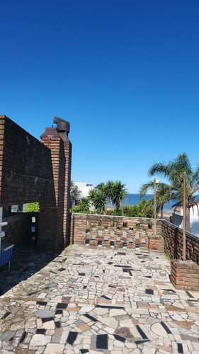 Casa Sobre Rambla Tres Dormitorios, Terraza Con Parrillero Y Azotea Propia!