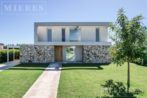 Casa En Venta En Haras Santa Maria Barrio El Trebol