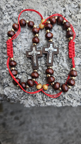 2 Decenarios Pulceras De Madera Ajustables Con Crucifijo Chocolate