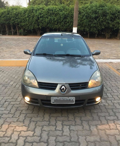 Imagem 2 de 8 de Renault Clio Sedan 2007 1.0 16v Privilège Hi-flex 4p