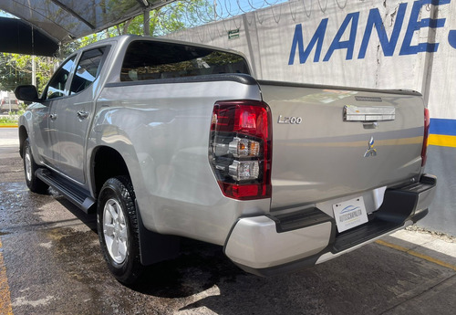 Mitsubishi L200 2.4 Cd Glx 4X2 Mt