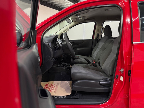 Nissan NP300 2.5 Doble Cabina S Aa Pack Seg Mt