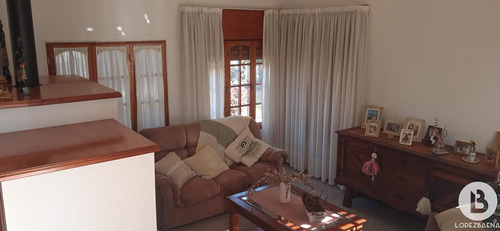 Hermosa Casa Esquina En Venta De 3 Dormitorios Y 2 Baños En Arguello Residencial Pegado A Villa Belgrano!