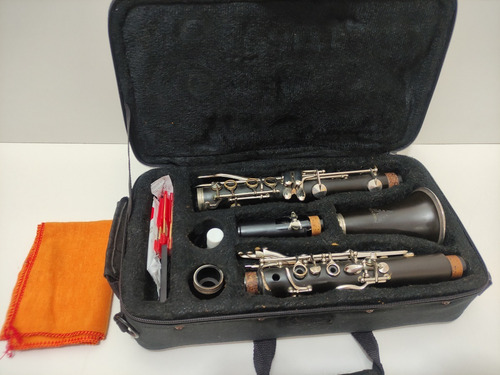 Imagem 1 de 8 de Clarinete Sib Phoenix Sib 17 Chaves Completo -