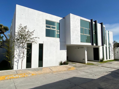 Imagen 2 de 14 de Casa En Excelente Ubicacion