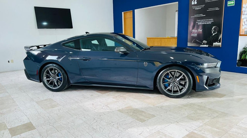 Ford Mustang DARK HORSE COUPE