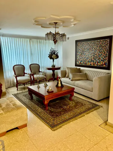 Casa En Venta En El Poblado. Cod V12459