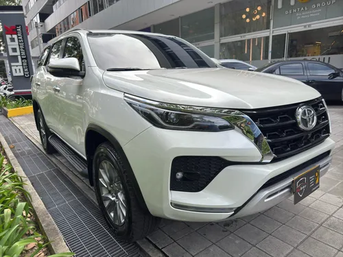 Toyota Fortuner Srv 2022 2.7cc 4x2 At
