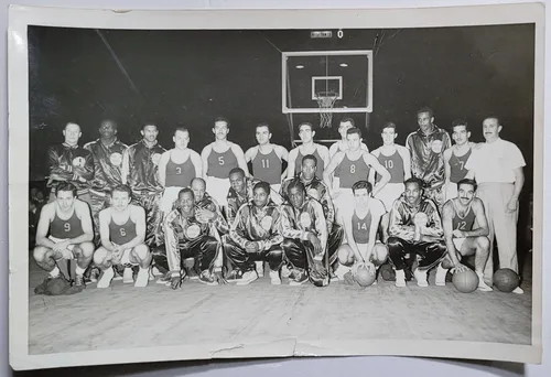 Fotografía Globetrotters En Argentina 1951/52. Basket. (Usado)