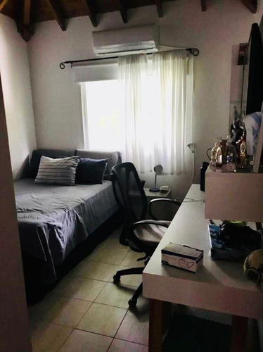 Casa - Mapuche C.c Lista Para Mudarse, 4 Dormitorios, Quincho Y Pileta.