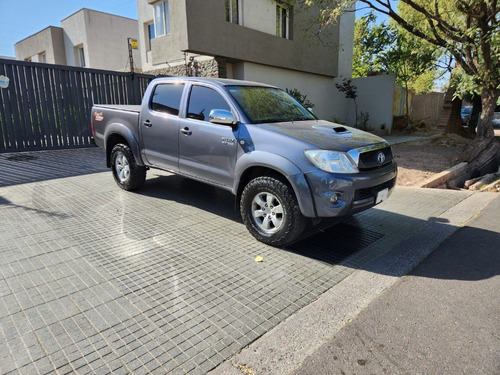 Imagen 14 de 17 de Toyota Hilux 3.0 C/d 4x4 Tdi Srv Cuero