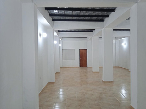 Imagen 1 de 14 de Se Alquila O Vende Hermoso Local Comercial En Sabana Grande. Raymer Ortiz: +58-424-1272602