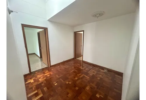 Sé Vende Apartamento Duplex En Laureles Excelente Para Reformar