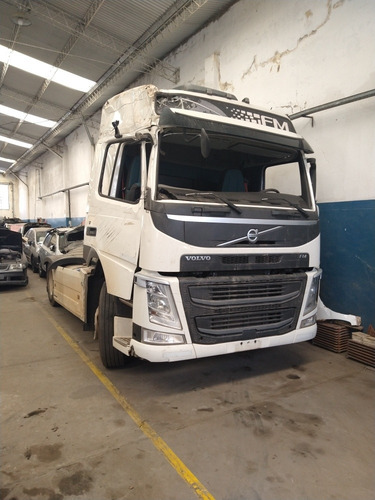 Imagen 2 de 13 de Volvo Fm 380 Fm 380 4x2 T/r Baja Con Alta De Motor