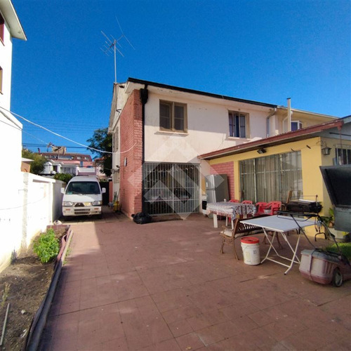 Casa En Venta De 3 Dorm. En Viña Del Mar Oriente