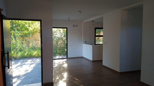 Imagen 10 de 30 de Duplex 2 Dormitorios, 2 Baños Y Cochera -parrilla -estrenar - Villa Elisa
