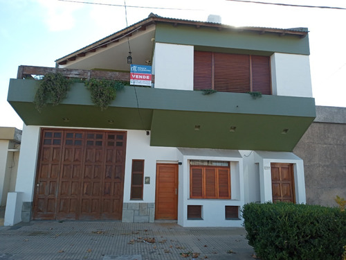 Casa Céntrica, Los Toldos, Buenos Aires