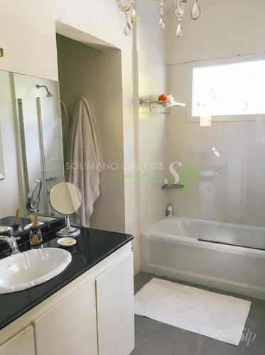 Imagen 7 de 30 de Casa 5 Ambientes Con Patio - La Lucila-vias/libert.