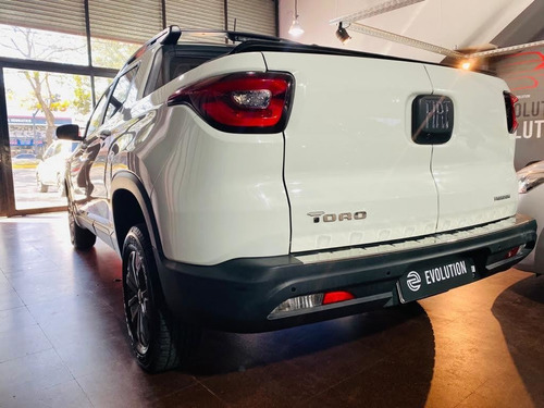Imagen 7 de 11 de Fiat Toro Freedom 4x2 At 1.8n