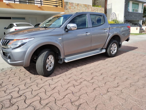 Mitsubishi L200 2.4 Cabina Doble 4x2 Mt