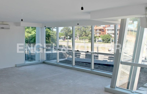 Alquiler De Oficina Con Vista Al Lago