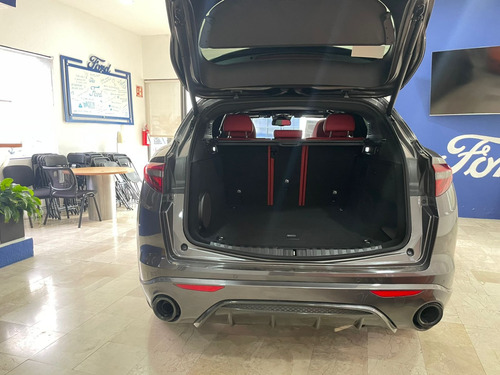 Alfa Romeo Stelvio 2.0L L4 Turbo Veloce Awd