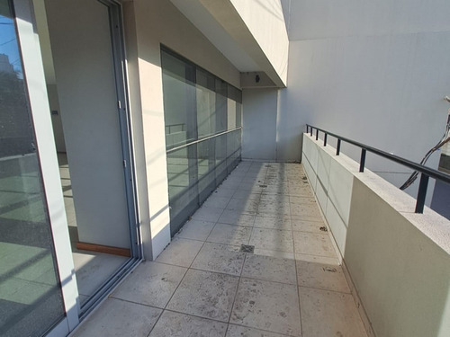 Imagen 6 de 18 de Oficina O Monoambiente Con Balcon Al Frente