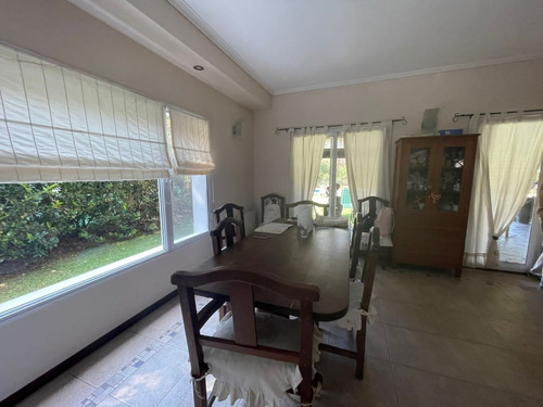 Imagen 2 de 30 de Casa 5 Ambientes Con Piscina La Tradicion