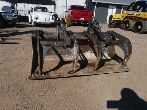 Imagen 5 de 5 de Bote Almeja O Grapa Hidraulica Para Minicargador Bobcat, Cat