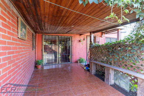 Excelente Casa 3 D 1 B Con Local Comercial Y Estacionamiento