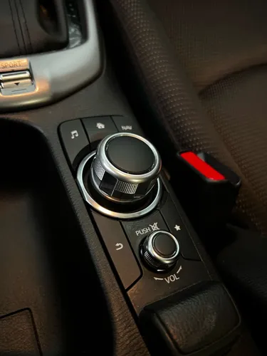 Mazda 2 1.5 Touring Carbón Edition