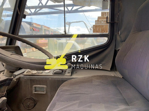 Imagem 7 de 11 de Guindaste Sobre Rodas Krupp 2025 25 Ton- 1993