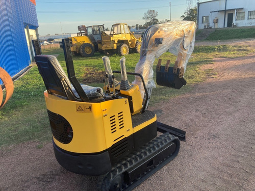 Imagen 4 de 16 de Miniexcavadora De Bandas 1 Ton. Beston Group Kv 12
