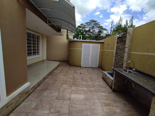 Imagen 25 de 29 de Se Vende Hermosa Remodelada Moderna Casa Townhouse En Urb. Villas De Riachuelos Los Rauseos Zona Norte Aragua 04243785803