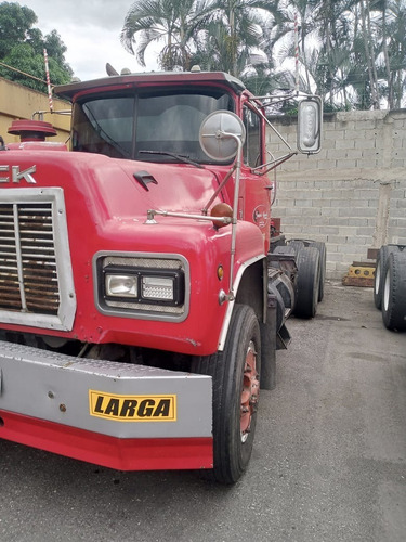 Imagen 3 de 16 de Mack R-600 Chuto