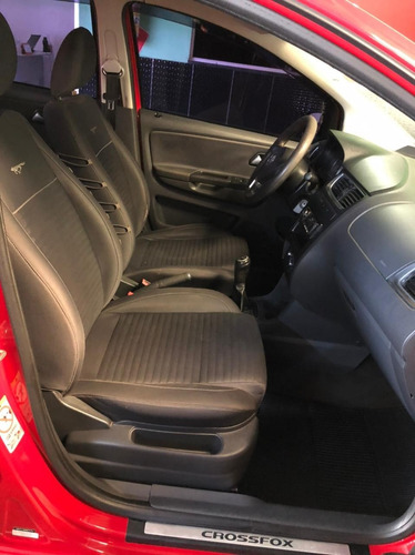 Imagem 13 de 14 de Volkswagen Crossfox 1.6 Vermelho 2011