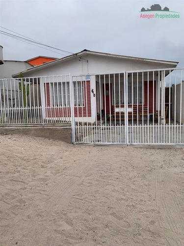 Casa En Venta De 2 Dorm. En Caldera