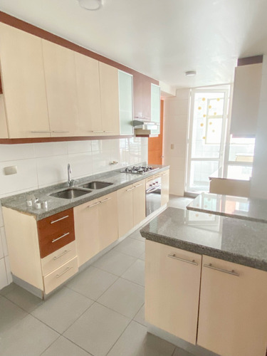 Hermoso Y Amplio Departamento, Excelente Sector (4d / 4b)
